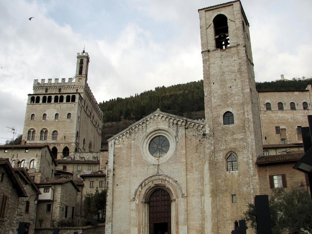 La Signora Dei Fiori Daire Gubbio Dış mekan fotoğraf
